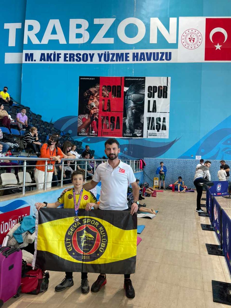 VacidKose's tweet photo. 11 Yaş Ulusal Gelişim Projesi Türkiye finallerinde Sporcum Kerem KUTLAY 400m serbest stilde A4 barajı geçerek Altın madalya kazanmıştır ailesini ve emeği geçen herkesi tebrik ediyorum.⁦@gencliksporbak⁩ ⁦@TYFgovtr⁩ ⁦@Kayseri_GM⁩ ⁦@YakupDelikta1⁩ https://t.co/9fo4TLMgZi