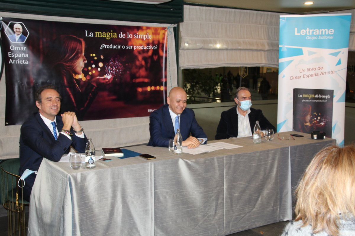 omaresp's tweet photo. Muchas gracias a todos los que asistieron a la presentación de mi libro: "La Magia de lo simple: ¿Producir o ser productivo? por su interés y participación y especialmente por sus palabras felicitaciones, apoyo y cariño al @DrRafaelArroyo y al Dr.@AntonioBanares #RecursosHumanos https://t.co/FkrRhRNfu6