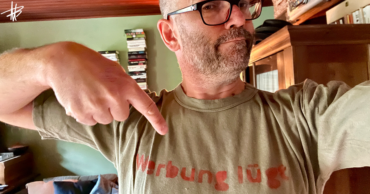 Wie schaffen es Marken sich glaubwürdig über die Realität zu unterhalten?
Was hat sich durch Social Media verändert?
Relevanz - im MediaBrothers Blog!
 mediabrothers.at/werbung-luegt/