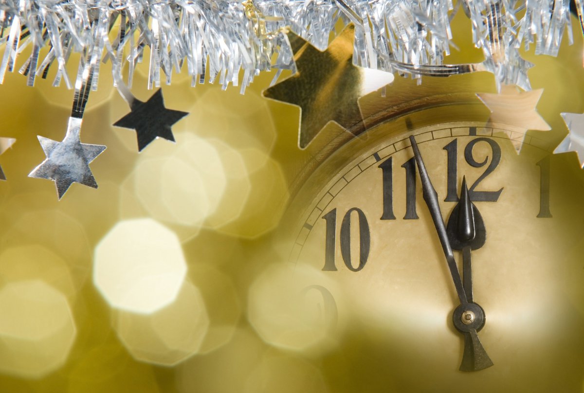 Join us for one of the best New Year’s Eve Parties in #Shropshire!  It’s the perfect excuse to don your glad rags.

Start the night with a Champagne Reception before indulging in a delicious gourmet five-course dinner followed by a tremendous fireworks display to see in 2022!