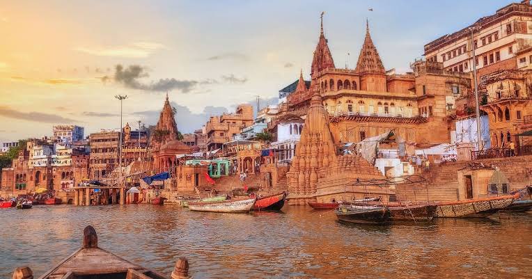 aaradhya_anu's tweet photo. Kashi Vishwanath #KashiVishwanathDham #KashiVishwanath #ModiHaiToMumkinHai #NarendraModi #HarHarMahadevॐ https://t.co/A3Ix7OBdip