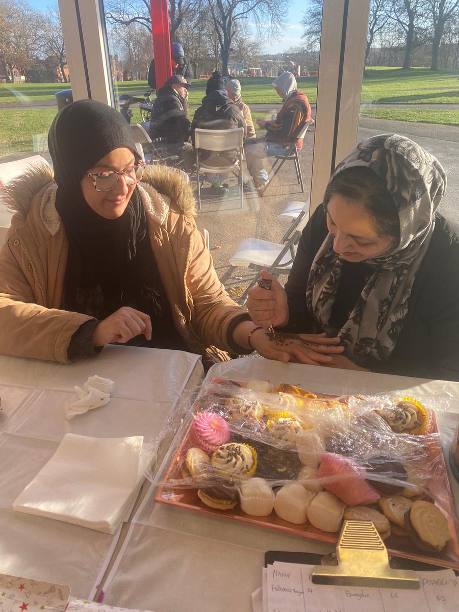 HealthyCommsLDS's tweet photo. Last week ladies came together at a Better Together event for crafts and mental wellbeing in Cross Flatts Park to celebrate 14 days of action to end gender-based violence. Thanks to our BT partners ASHA for organising and to Gayle in Watsonia cafe at Cross Flatts Park. https://t.co/5omJtbjMhK