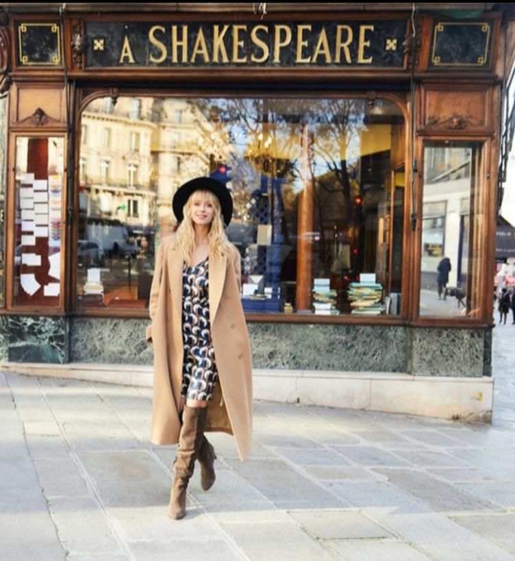 Efyse2's tweet photo. L élégance à la française..
Belle journée 
Efyse Paris
https://t.co/GUVlmdYO44 
#Paris #France #madeinfrance #slowfashion #Elle #MissUniverse2021 https://t.co/HWjXsJzucf