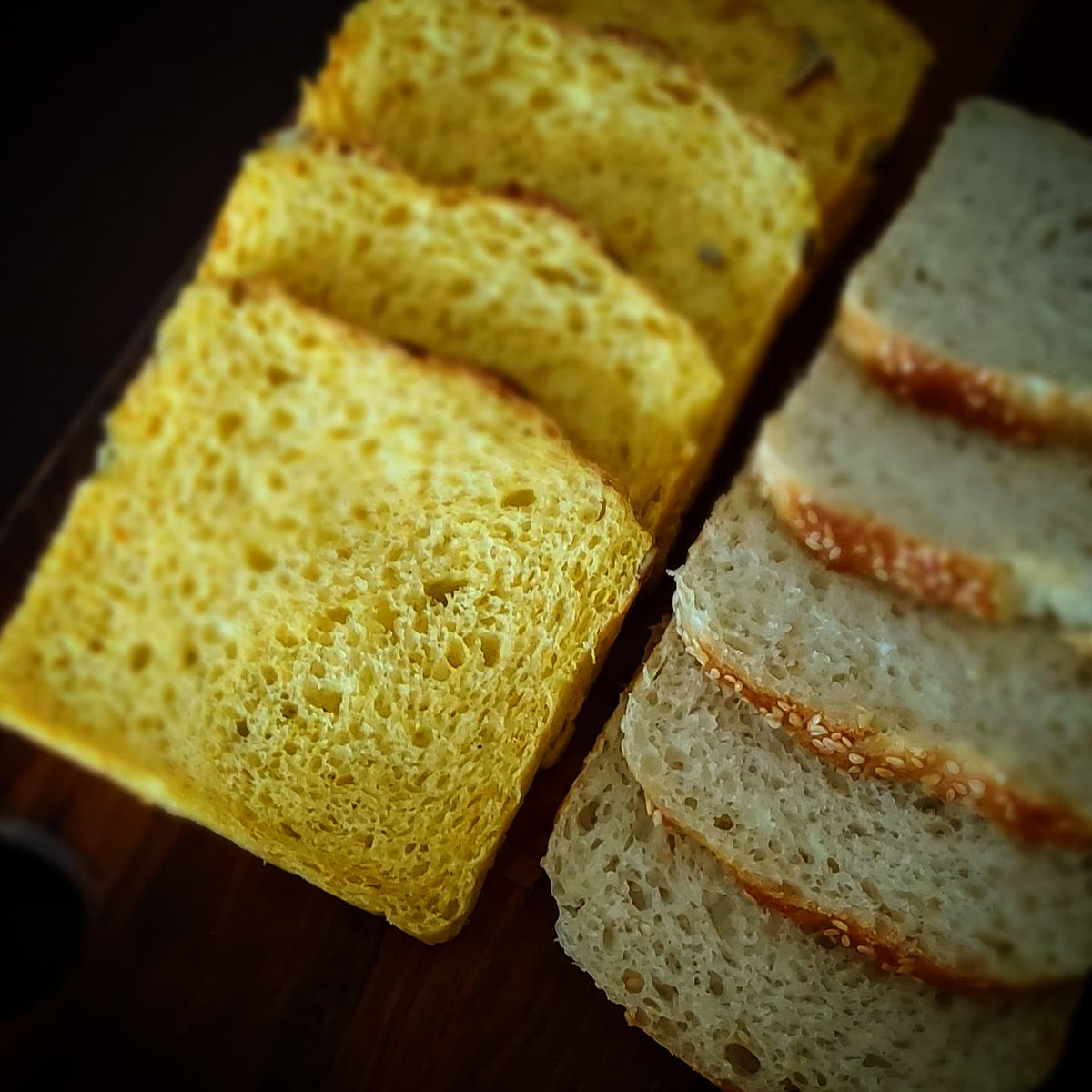 bithighosh's tweet photo. Start your week with some healthy breads for breakfast. Here is some Pumpkin and Sweet potato bread for you.

#Sandwich #Bread #bake #BakingIt #baking #BAKER #foodphotography #foodblogger #foodblog #bangalorebakes https://t.co/4NdbK3lPnr