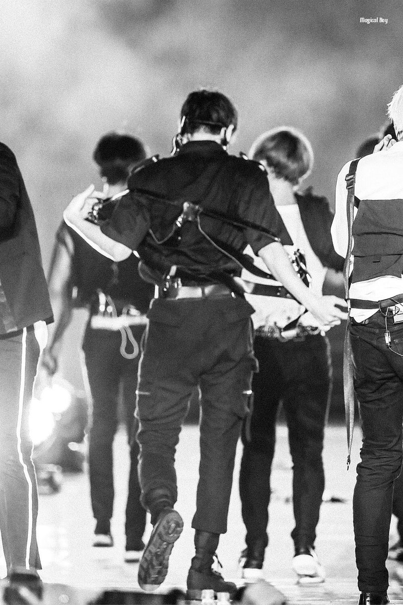 강다니엘 등으로 말한다 tweet media