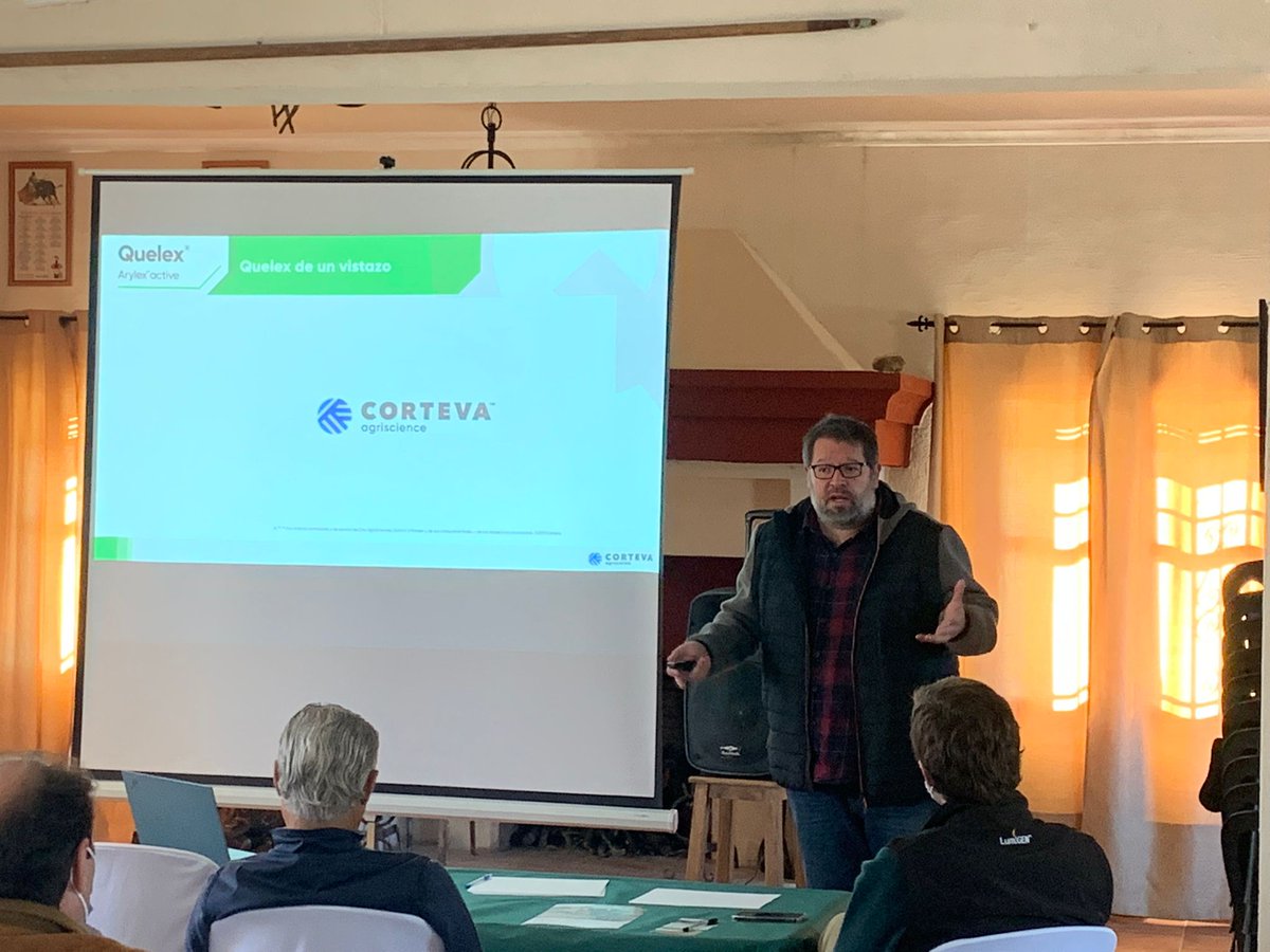 CortevaES's tweet photo. 🆕Hoy presentamos #Quelex en 📍Andalucía
👉Nuestro nuevo herbicida de postemergencia que ayuda con un mejor control de #malashierbas de hoja ancha en #cereal, brindando mayor rentabilidad🙌
Nuestro campo, nuestro futuro 🌄💚
#Arylex https://t.co/NtW2psvw8Z