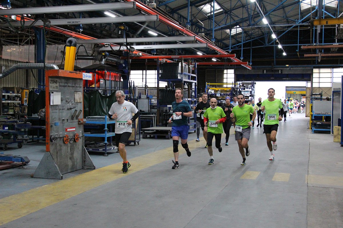 ➡️Dimanche dernier, sous un temps humide, plus de 600 coureurs se sont déplacés pour participer au cross corporatif organisé par les entreprises Gruau et TUL. Merci aux organisateurs et aux volontaires qui ont participé à la réalisation de ce bel évènement sportif !