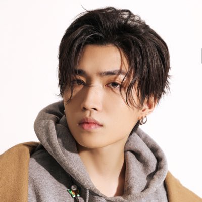 CodyNamVo's tweet photo. Chúc mày tuổi mới thật điềm tĩnh Nam ei 🥂 !

📸 : Nguyễn Du
🧥 : Phạm Minh Trí
🎨 : Thái Vũ Tài Ngân (Sol) https://t.co/xuqqSqV4MZ