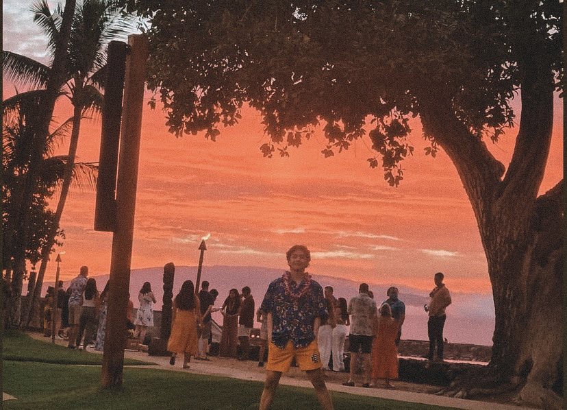 taeteland's tweet photo. OH LOOK AT TAEHYUNG 🥺 https://t.co/Wtm8YJ4BPd