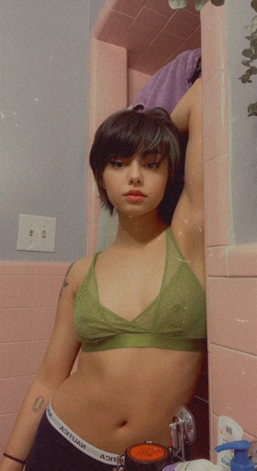 but anyways i really like this top 🪴 https://t.co/6fjl7GAH6e