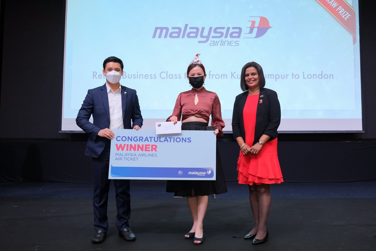 BMCCmy's tweet photo. #BMCCEvent
Ho Ho Ho Merry Xmas! Congratulations to all our member who have won the Returned Business Class Ticket to #London and #ASEAN.
Thank you @MAS for sponsoring #BMCC Lucky draw Prize. @IUMWKL @BlueStarAMG
๐๐๐
.
.
#BMCC #BMCCMember #BMCCChristmas2021 #BMCCNetworking https://t.co/bkNBhN3fTT