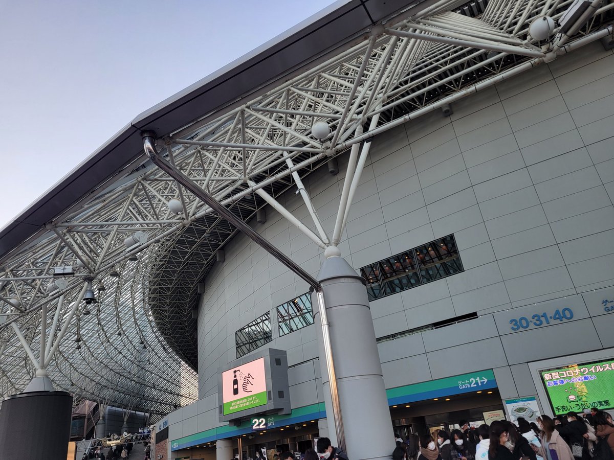 AAA_ss3844's tweet photo. 2年ぶりのライブ〜〜！！！！
この感じめちゃなつかしい😳😳😳 https://t.co/ACeoUqOrBR