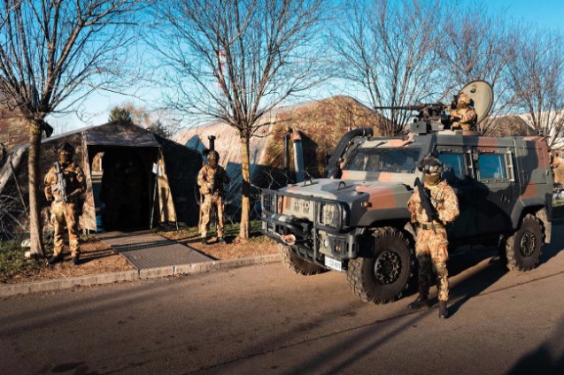 SM_Difesa's tweet photo. .@NRDCITA
Oltre 500 militari di 18 Paesi alla  #SteadfastJackal 21, esercitazione #NATO in uno scenario di crisi

➡️https://t.co/aUDnQH6nsx

#ForzeArmate🇮🇹 #UnaForzaperilPaese
#Esercito #MarinaMilitare #AeronauticaMilitare #Carabinieri
#StrongerTogether #WeAreNATO
#13dicembre https://t.co/gpjUUgUDk8