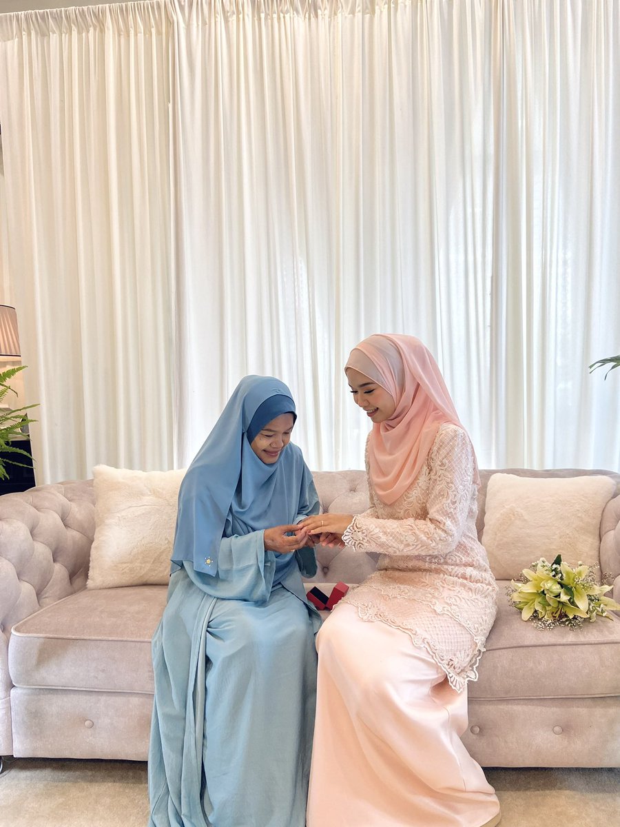 eninxcopiya's tweet photo. woah alhamdulillah one of my wishlist achieved! Hello fiancé ❤️
ok tak open table, off table. https://t.co/mbRFsDXXYa