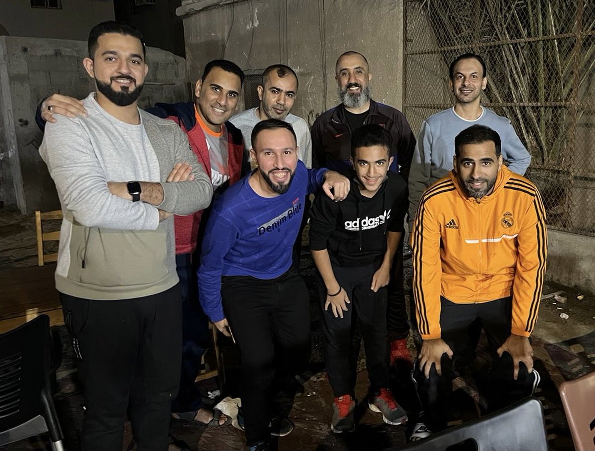 mhst2014's tweet photo. الارواح الجميلة تشعرك بحلاوة كل شي من حولك - جمعة جميلة بين الاخوة والخلان https://t.co/z8cElJadLo