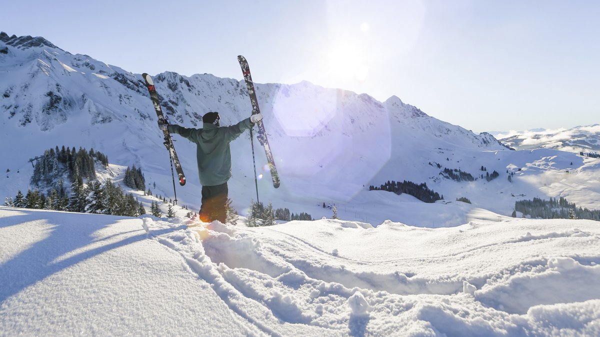 MySwitzerland_e's tweet photo. #MondayMotivation: We hope you enjoy an exhilarating, magical start to the new week with greetings from the Lucerne region! #IneedSwitzerland

📍 Sörenberg @ilovelucerne https://t.co/6fFmFqy0us