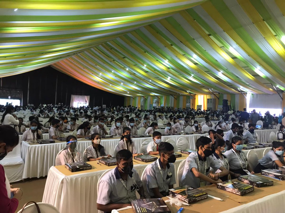 moesgoi's tweet photo. LIVE from #IISF2021: Attempting yet another #GuinnessWorldRecords on largest number of students attending the space exploration lesson. Post which, these young minds will assemble dish antenna, connectivity of which will let us explore the arena of Space further.
@DrJitendraSingh https://t.co/ApSDCKwKDZ