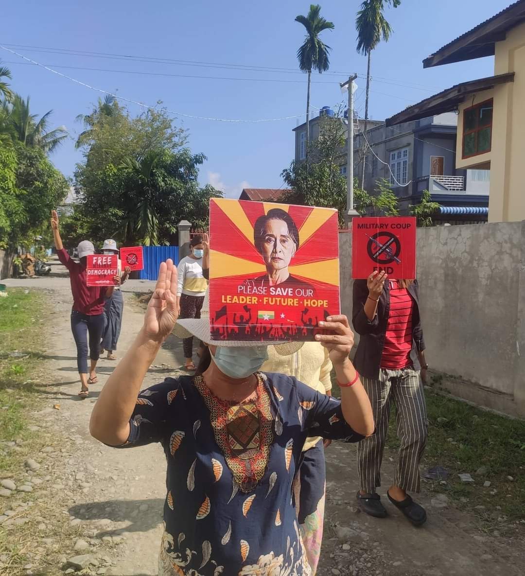 ActivistLittle's tweet photo. Anti-coup revolutionary strike in Sagaing's Kale as 309th day, despite brutal crackdowns, without a day off. 🪧

#Dec13Coup #WarCrimesOfJunta #WhatsHappeningInMyanmar https://t.co/rI909T9ehm