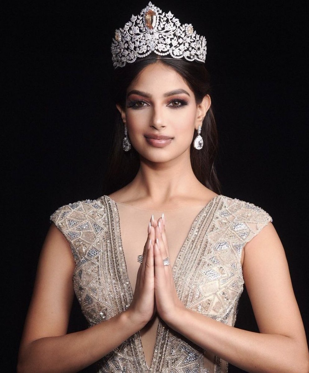 Hena19's tweet photo. After 21 long years the #MissUniverse crown 👑 makes a ghar wapsi. 
Congratulations #HarnaazSandhu , you made our country proud.🌹🌹 https://t.co/KFrhoJchDY