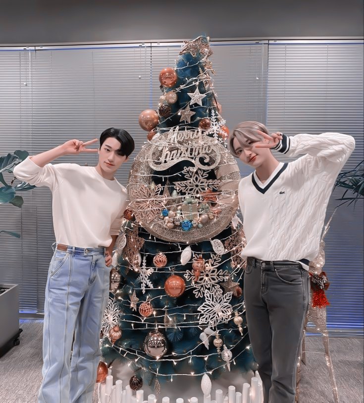 cherrypiejjong's tweet photo. Так вот пока что это.есть ещё двое с Мин 
#san #SEONGHWA #yeosang https://t.co/kIE4hugbbf