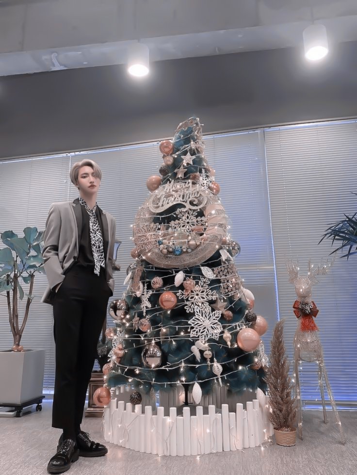cherrypiejjong's tweet photo. Так вот пока что это.есть ещё двое с Мин 
#san #SEONGHWA #yeosang https://t.co/kIE4hugbbf