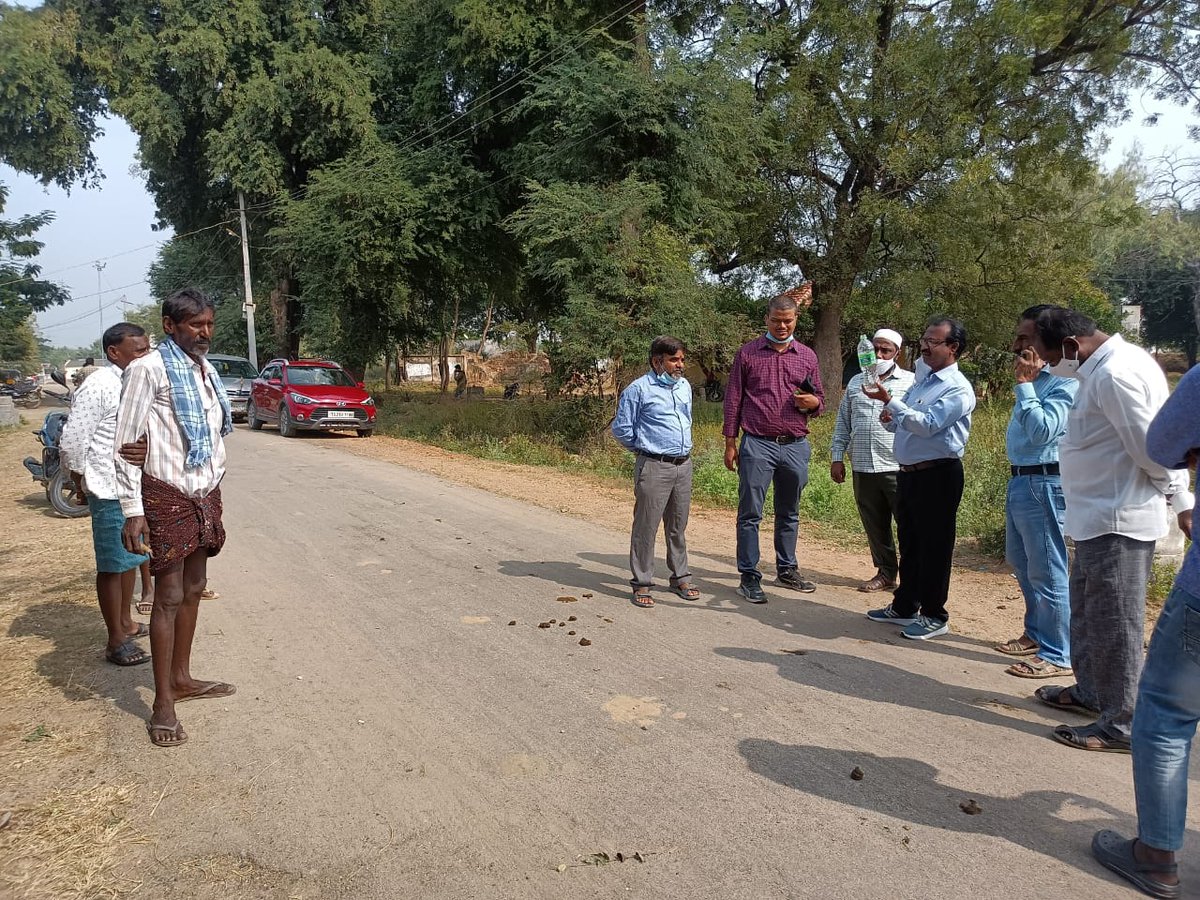 mb_telangana's tweet photo. #MissionBhagiratha teams inspecting 
1. Sri N.Raghuveer SE #Sangareddy  @   villages in #Sangareddy segment
2. Sri K.Ravinder SE #Siricilla  @ #Ambaripet of #Velgatur mandal in #Jagtial district.
 @SmitaSabharwal @DayakarRao2019 https://t.co/Tibb0tEjN6