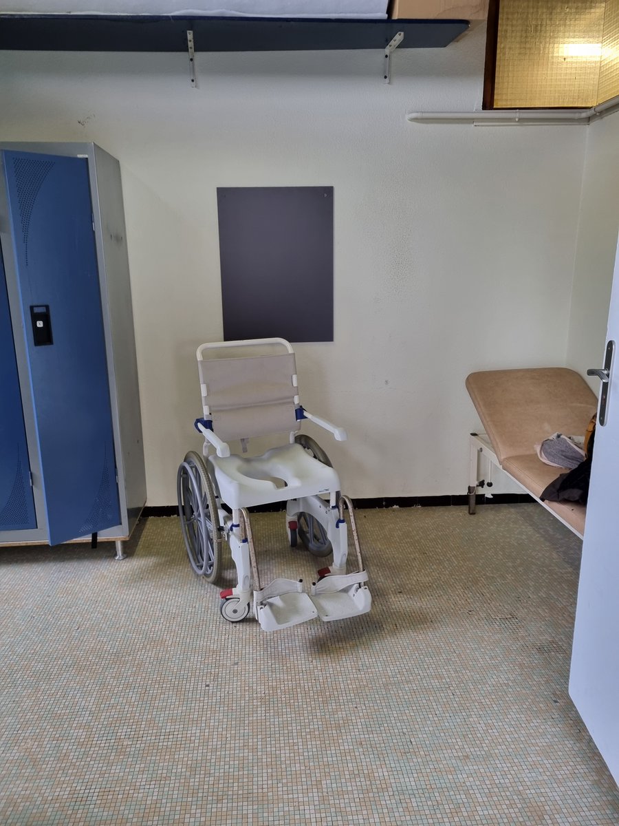 Merci à la caisse locale <a href="/Versailles/">Versailles</a> du <a href="/CA_IDF/">Crédit Agricole IDF</a> pour son soutien par la remise de chèques à la <a href="/SN_Versailles/">SNVersailles</a> et <a href="/VivreEnsemble78/">Vivre Ensemble 78</a> qui vont permettre à des personnes handicapées d'aller à la piscine et de vivre de belles aventures avec un handbike. Une volonté de #sportpourtous