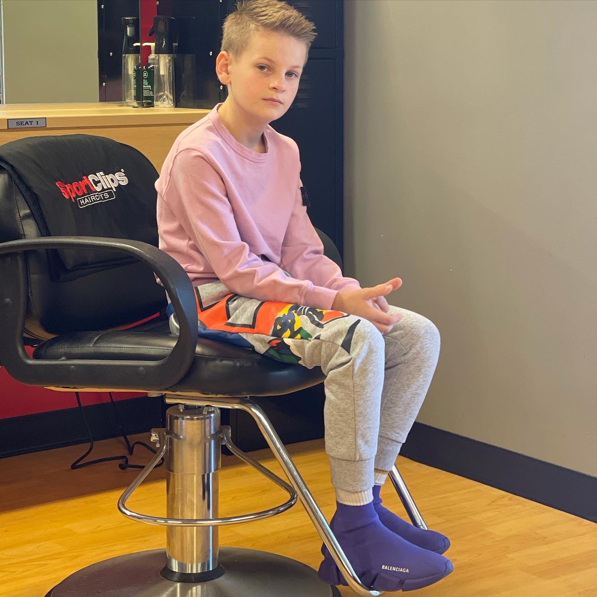 Lisa Barlow tweet media