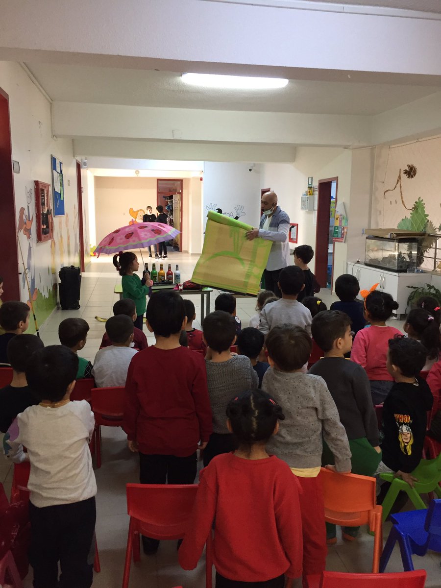 adymnsumer's tweet photo. Okulumuzda İlizyonist Enis TALAS’ı ağırladık. Çok güzel bir gösteri oldu. Kendisine teşekkür ederiz. https://t.co/hNzTNdpAsq