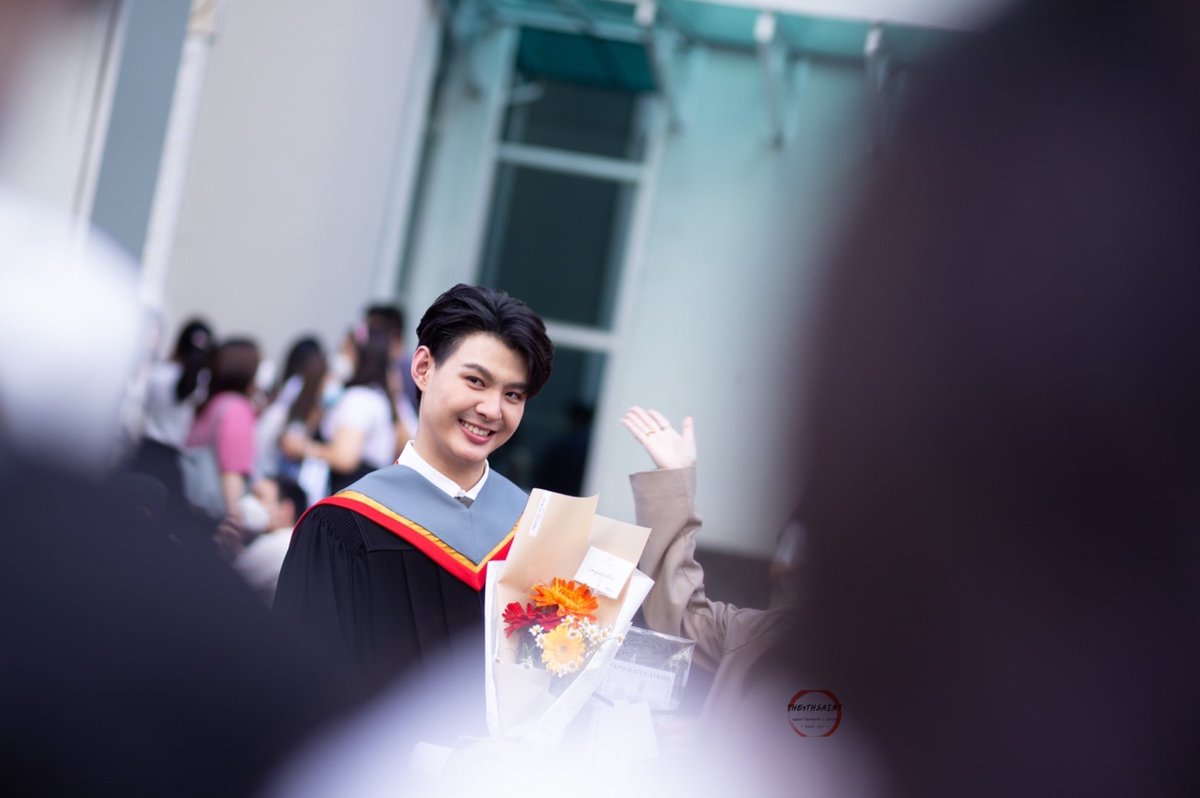 คอนเกรทนะคะพี่บัณฑิต 
มาช้าแต่มานะ :) 

Saint graduation Day
#มาม๊าครับเซ้นต์จบแล้วนะ
#Saint_sup #MingEr