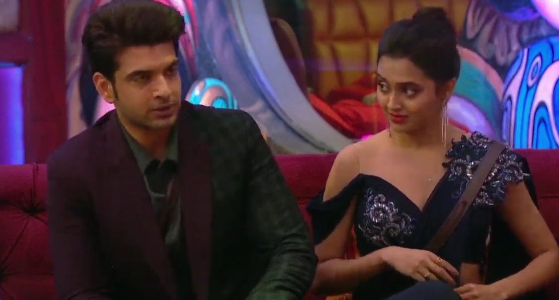 Sahil37201946's tweet photo. #BiggBoss15 : #SalmanKhan praises #TejasswiPrakash  ; exposes #KaranKundrra 's false possessiveness, saying, "You are in love with her, but you never support her." Karan Kundrra needs to explain to herself.
#KaranKundraa #BB15 #BiggBoss #TejasswiIsTheBoss https://t.co/An6FGXFZhG