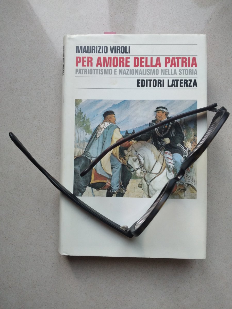 Apprendo da <a href="/annamomi/">Anna Momigliano</a> che sta facendo la rassegna stampa di <a href="/Radio3tweet/">Rai Radio3</a> che il #patriottismo è diventato un tema. Per evitare scandali e confusioni sarebbe utile leggere questo vecchio libro di Maurizio Viroli. <a href="/editorilaterza/">Editori Laterza</a>