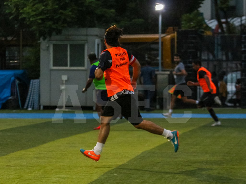 Aim is to run together either with the ball or for the ball💯⚽
#ASFC #PlayingForHumanity
#CelebrityFootball #StaySafeAndMaskUp 

#AllStarsFootballClub #VivianDsena #VForVVinner #VivianDsenaWorld #VivianDsenaFans #VivianDsenaFanclub #LetsFootball #FootballField #FootballIsLife