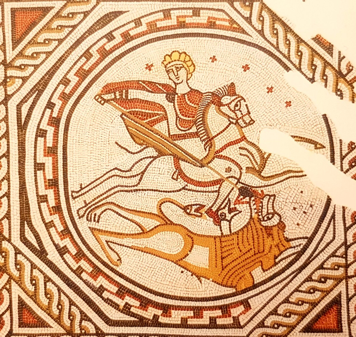 Durotrigesdig's tweet photo. This image of Bellerophon, Pegasus and the Chimaera from #Croughton villa #Northamptonshire is soooo wrong it's so beautifully right 👍
Even the fire-breathing duck 🦆
From a painting by David Neal for Roman Mosaics of Britain vol IV 2010 @SocAntiquaries
#MosaicMonday https://t.co/ZuDiGLHqSd