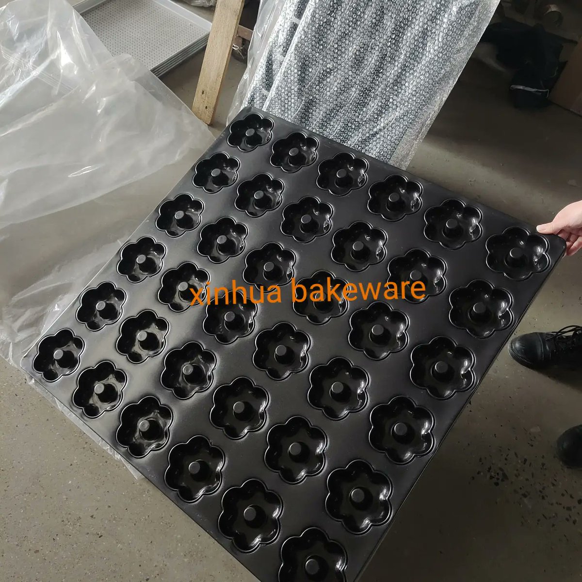 songyankelly's tweet photo. This flowered baking tray is gorgeous, don't you think?
#bakingpan #bakingtray #bakingmold #bakerytray #baking #bakery #cakemolds #cakemould #bakingsheet https://t.co/gEpDxhlNmG