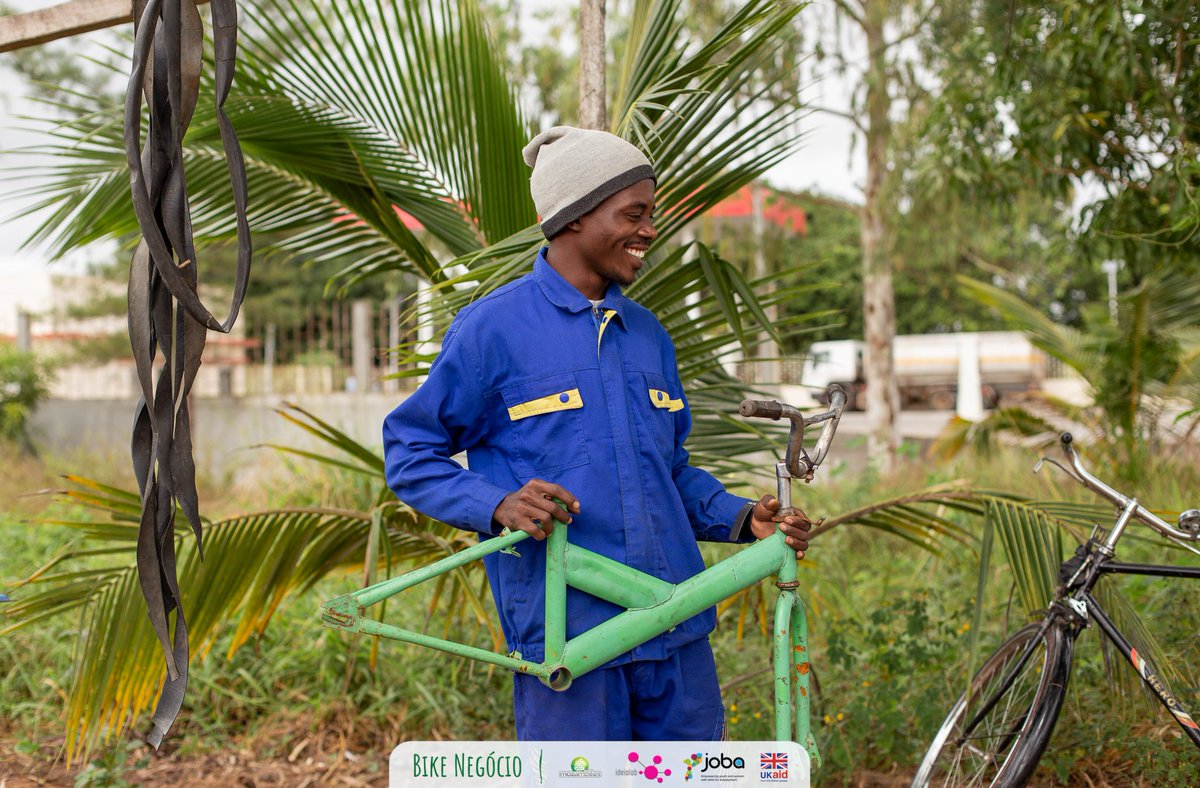 Mozambikes's tweet photo. Solving the problems with the bikes will allow Abdul to be increasingly prompted for his services in his community.
#Mozambikes #onebicycleattime #joba #ukaid #ideialab https://t.co/C2FaFxhlc6