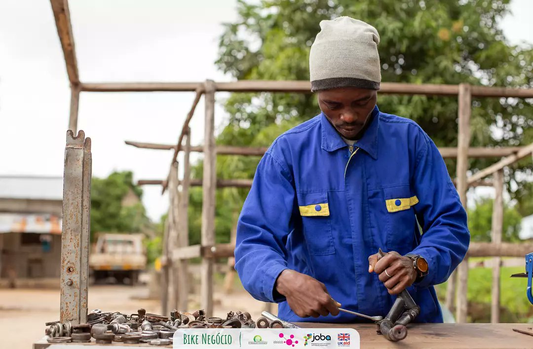 Mozambikes's tweet photo. Solving the problems with the bikes will allow Abdul to be increasingly prompted for his services in his community.
#Mozambikes #onebicycleattime #joba #ukaid #ideialab https://t.co/C2FaFxhlc6