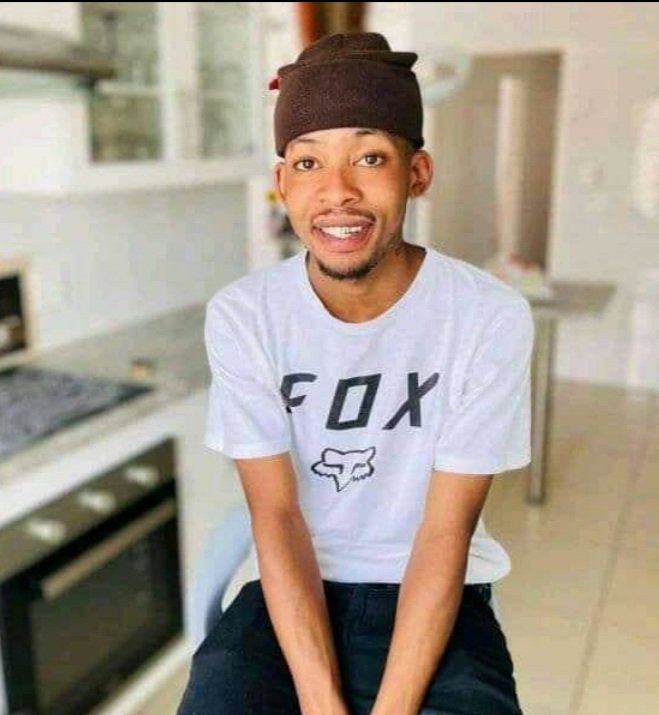 Rest in peace to my Nephew who was stabbed by his girlfriend. I'm so broken 💔💔😭😭 
#JusticeForOratileKeleketu