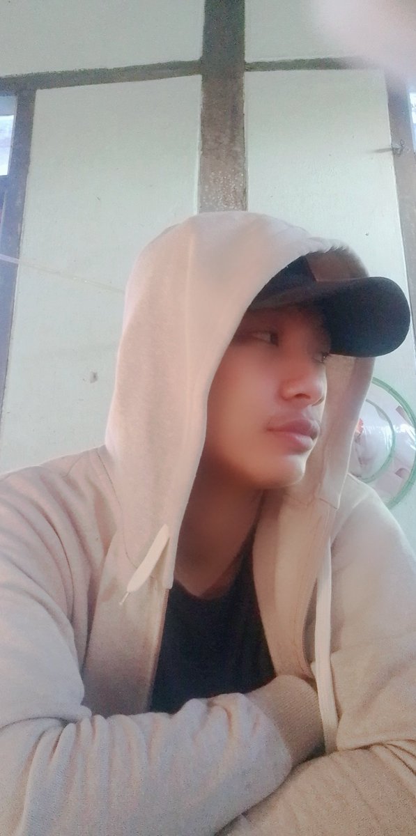 PyaeSon27707760's tweet photo. ချစ်တယ်မလား https://t.co/alny0ECKFE