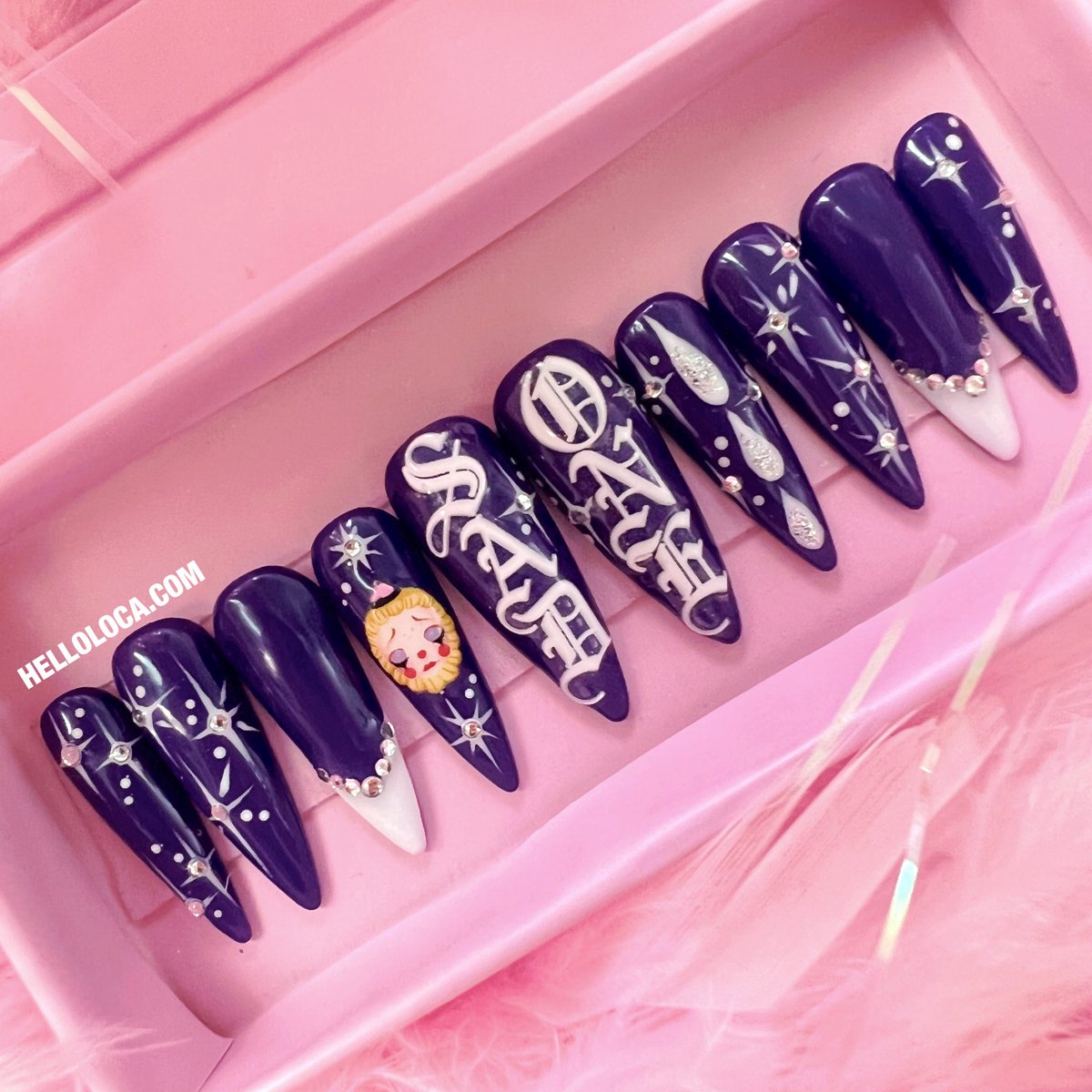 shophelloloca's tweet photo. NEW PRESS ON NAILS SET 💅🏼💜 "SAD ONE", a dark purple/plum &amp; white LONG STILETTO style nail set featuring beautiful lil' clear rhinestones, glitter, hand painted designs and stickers. 🔥size MEDIUM *fits the average women sized fingers. 💁🏼‍♀️ https://t.co/hsEvP8yqtN 🎭 https://t.co/gdEDYfOyzE
