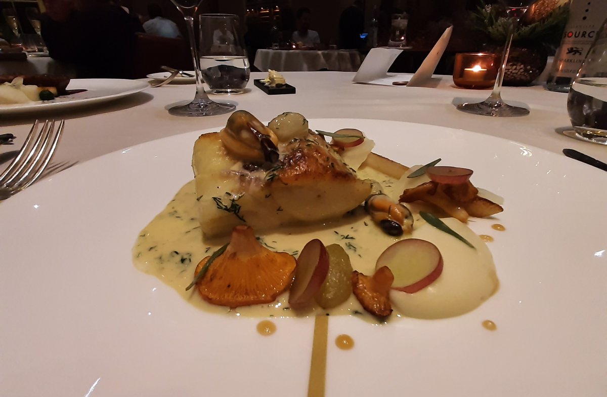 Glorious turbot from <a href="/ChefSmith1987/">Adam Smith</a> <a href="/CoworthparkUK/">Coworth Park</a> #Berks #MICHELINStar