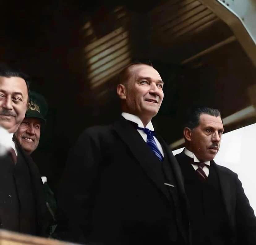 ''Yaşaması ve muzaffer olması gereken naçiz şahıslarımız değil, milli kurtuluşu temin edecek olan fikirlerdir...''

Mustafa Kemal Atatürk-1919