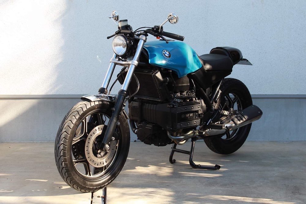 OutLoud_moto's tweet photo. K75S アルミフェンダーへ変更

#bmwk75s #k75s https://t.co/fGjeHySHRQ