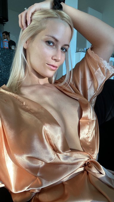 😍😍🙋🏼&zwj;♀️🙋🏼&zwj;♀️  @joymiiofficial  @brillbabesxxx https://t.co/4Tf8V6SCkd<a class="tags" href="/tag/joymiiofficial">@joymiiofficial</a><a class="tags" href="/tag/brillbabesxxx">@brillbabesxxx</a>