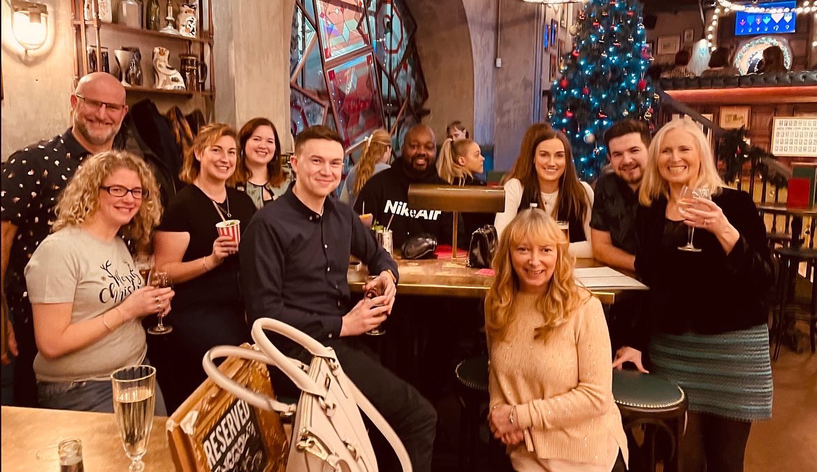 crhudson10's tweet photo. On the Oche with some of the best! ๐ Managed to get a few in the board! ๐Happy Christmas to the wonderful A Team @alfaeduk ๐#dreamteam #staffdo #staffdodarts #fabnight https://t.co/D3oKMU9gJe