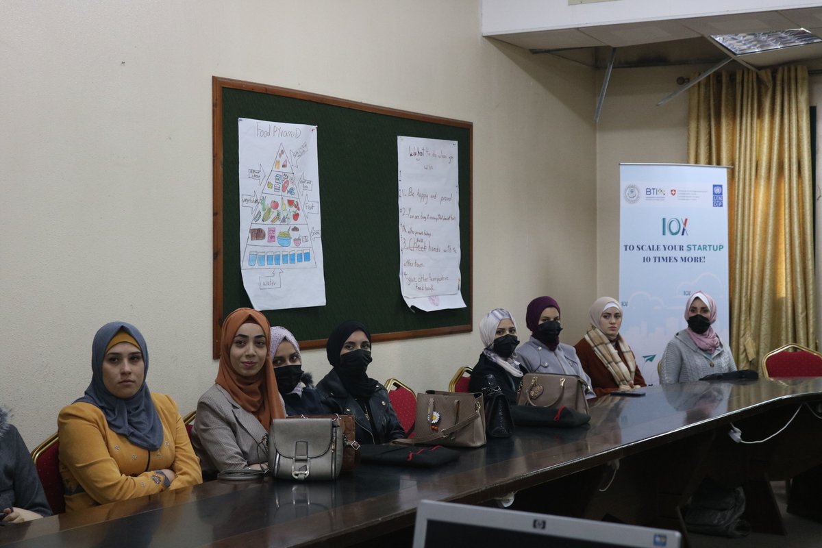 IUG_BTI's tweet photo. مقتطفات من توقيع عقود الاحتضان لمجموعة مميزة من أصحاب الأفكار الإبداعية والمشاريع الريادية التي تم احتضانها مؤخراً ضمن مشروع 10X 🤩

مشروع 10X تنفذه حاضنة الأعمال والتكنولوجيا BTI بتمويل من الوكالة السويسرية للتنمية والتعاون SDC وبإشراف @UNDPPalestinian 
#SDC #BTI #CSCED #10X https://t.co/XkppjSZfaG