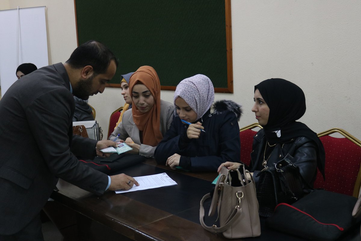 IUG_BTI's tweet photo. مقتطفات من توقيع عقود الاحتضان لمجموعة مميزة من أصحاب الأفكار الإبداعية والمشاريع الريادية التي تم احتضانها مؤخراً ضمن مشروع 10X 🤩

مشروع 10X تنفذه حاضنة الأعمال والتكنولوجيا BTI بتمويل من الوكالة السويسرية للتنمية والتعاون SDC وبإشراف @UNDPPalestinian 
#SDC #BTI #CSCED #10X https://t.co/XkppjSZfaG