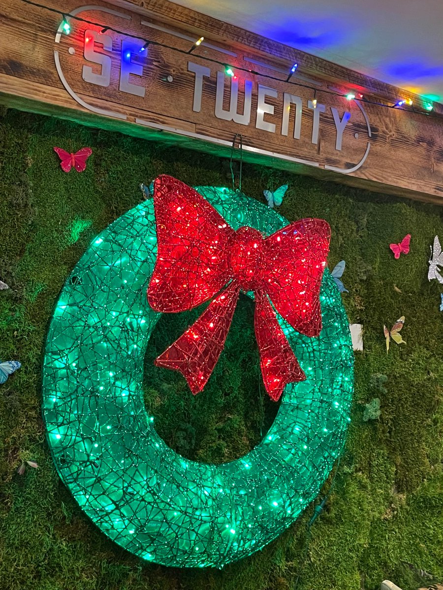 We're ready for #Christmas here at SE Twenty! Our outdoor seating area is looking fabulously #festive so whether you're coming to try one of our delicious #Christmasspecials, or fancy an early #Christmasdinner, be sure to pay us a visit. Book a table here: bit.ly/3lMn2en