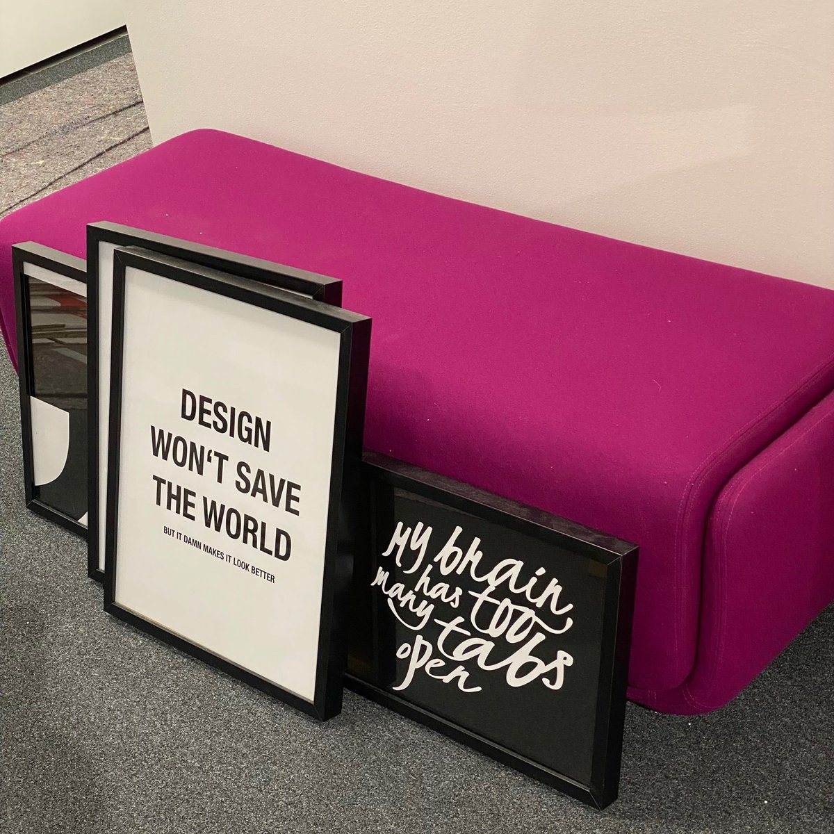 Die Konfis sind eingerichtet, die Kaffeemaschine steht und Getränke sind auch schon gekühlt 😉

Aber ein bisschen was gibt es noch zu tun, damit aus den neuen Räumen wieder „unsere“ Agentur wird… 
Wir können es kaum erwarten! 😍