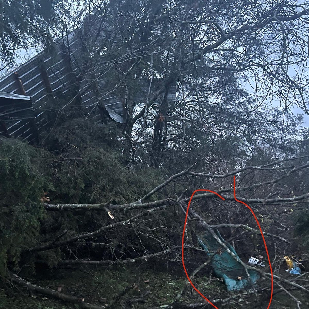 lacytaylor23's tweet photo. @WSMVLisaSpencer Yep! It was thrown about 200 yards away in separate pieces - it is circled in red 😬

Crazy because it weighs 500+ pounds and the tornado just tossed it like it was nothing - NWS said this was an EF-1… https://t.co/HqKEMLbfvF